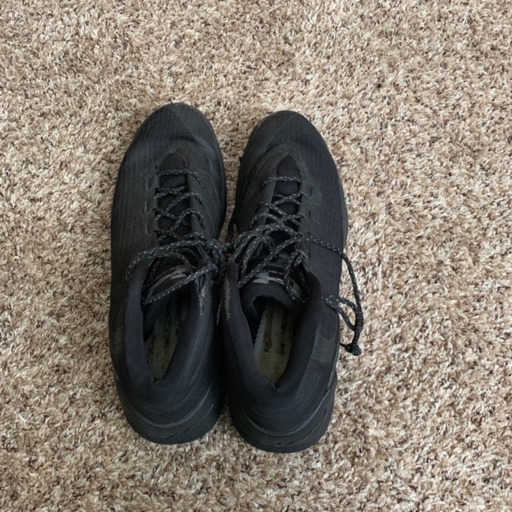 Basketball shoes - Picture 3 of 5